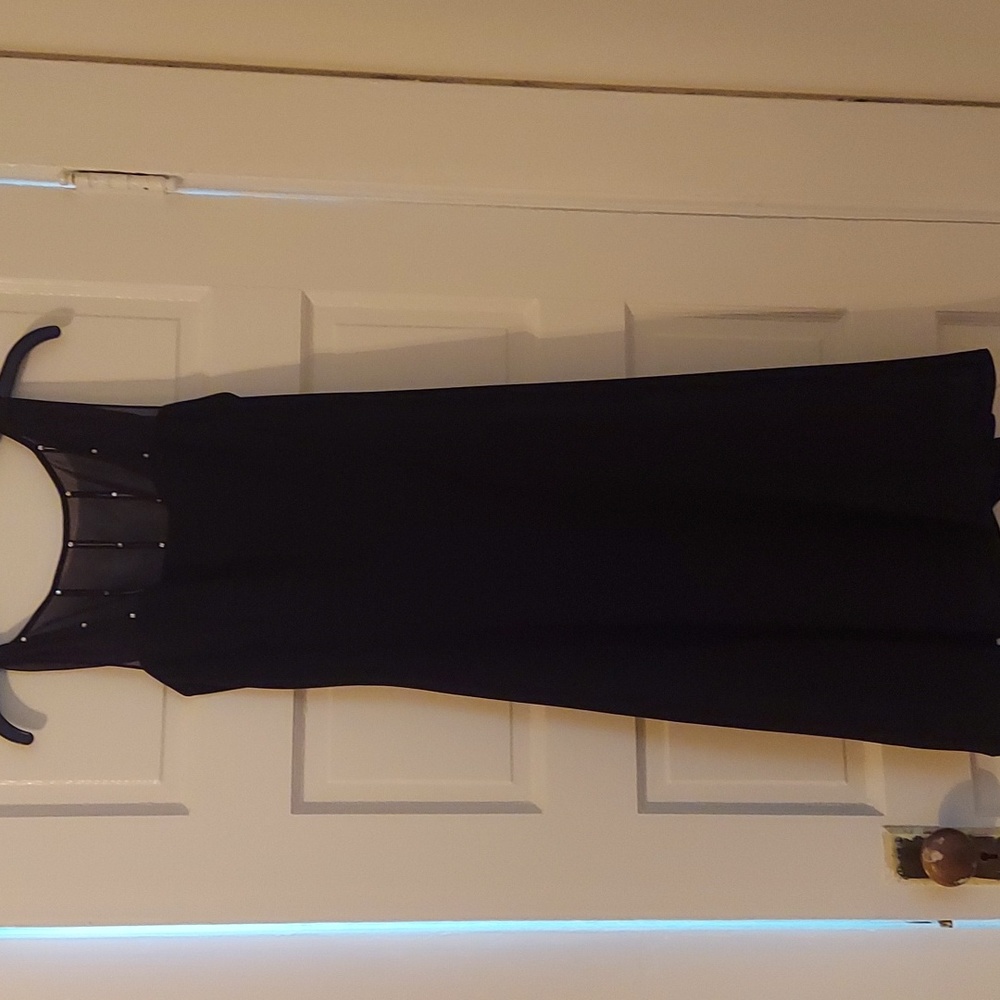 Jones New York Black Sleeveless Mesh-Yoke Maxi Dress